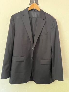 Zara Men Navy Suit Two-Button B